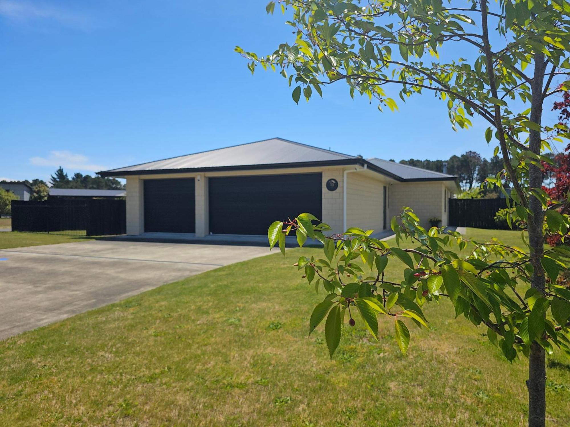 10 @ Wai Matangi Villa Turangi Luaran gambar